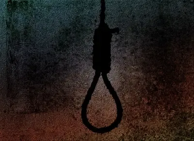 पश्चिम बंगाल: कोलकाता में फंदे से लटका मिला व्यक्ति का शव, हत्या का आरोप