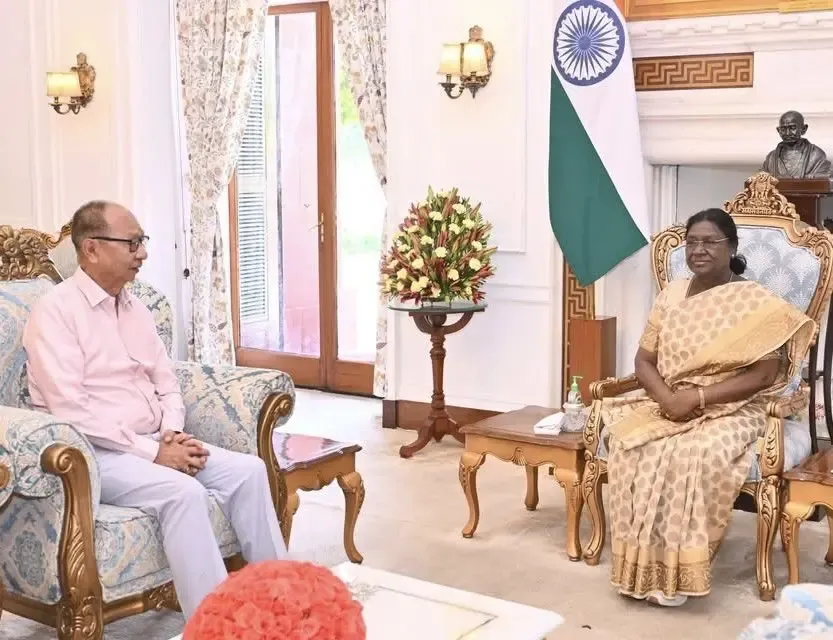 मणिपुर: सीएम खेमचंद ने राष्ट्रपति द्रौपदी मुर्मु से भेंट कर शांति के प्रति अपनी प्रतिबद्धता जताई