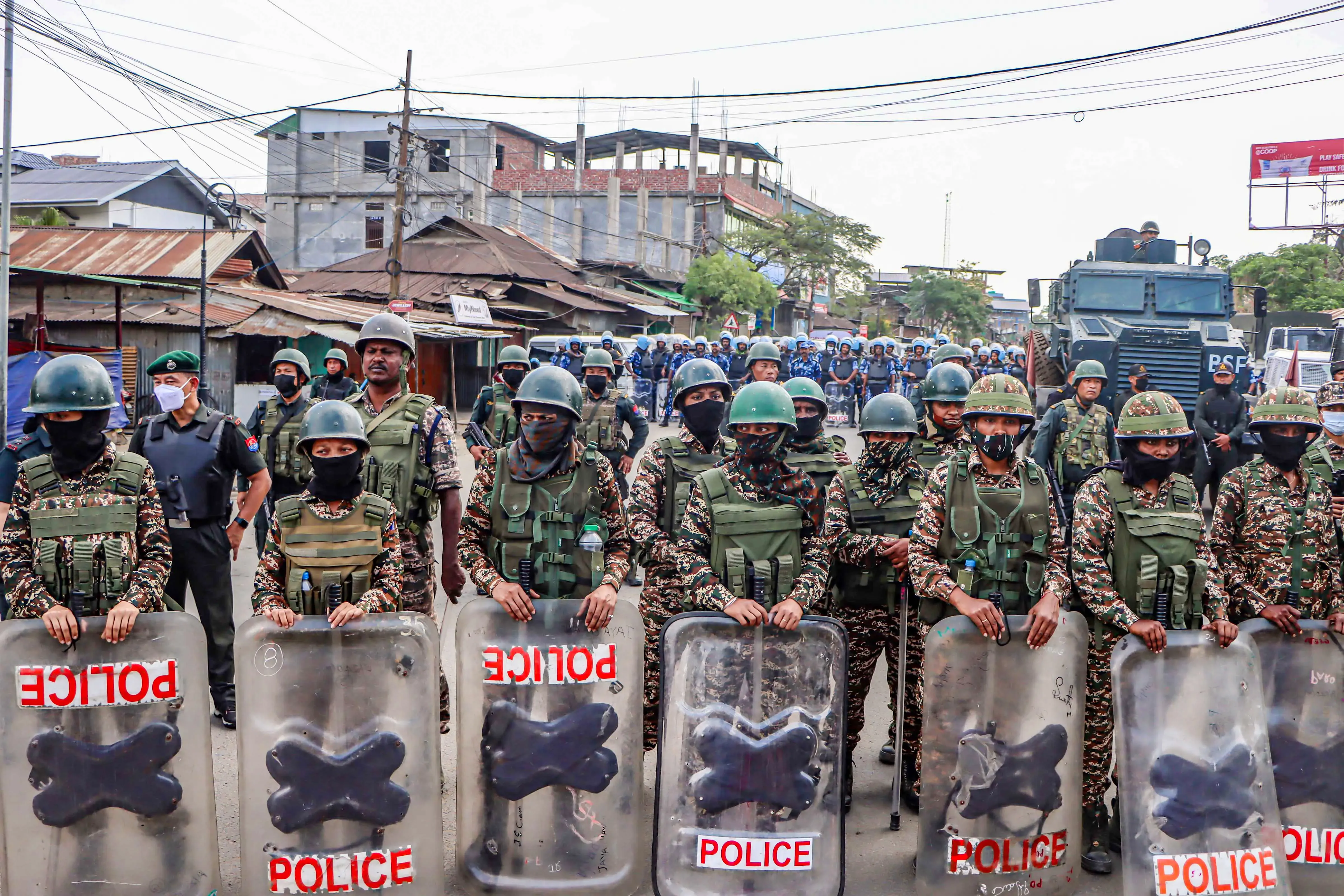 मणिपुर में इंटरनेट बैन हटाया गया, हालात में आई सुधार