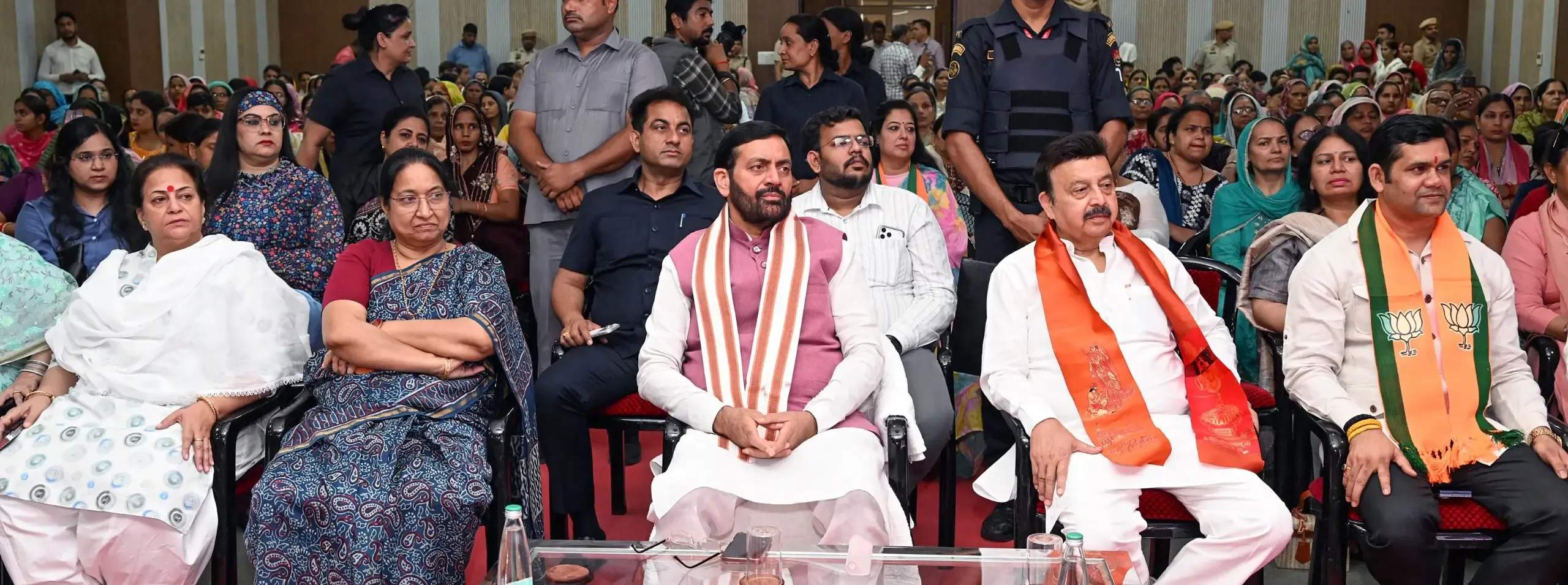 मन की बात: PM मोदी का यह कार्यक्रम क्यों है जनसंवाद का सबसे सशक्त माध्यम — हरियाणा CM सैनी ने गुरुग्राम में सुना