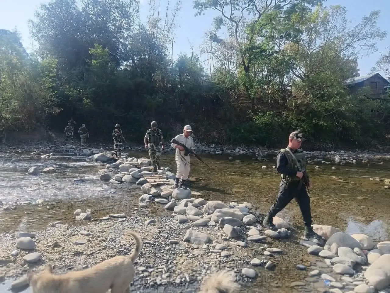 मणिपुर में बीएसएफ जवान की हत्या के बाद सुरक्षा बलों का तलाशी अभियान, 21 बंकर नष्ट