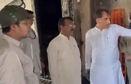 विवेक विहार अग्निकांड: 9 की मौत, केंद्रीय मंत्री हर्ष मल्होत्रा ने बताया दुर्भाग्यपूर्ण, 28 लोग बचाए गए
