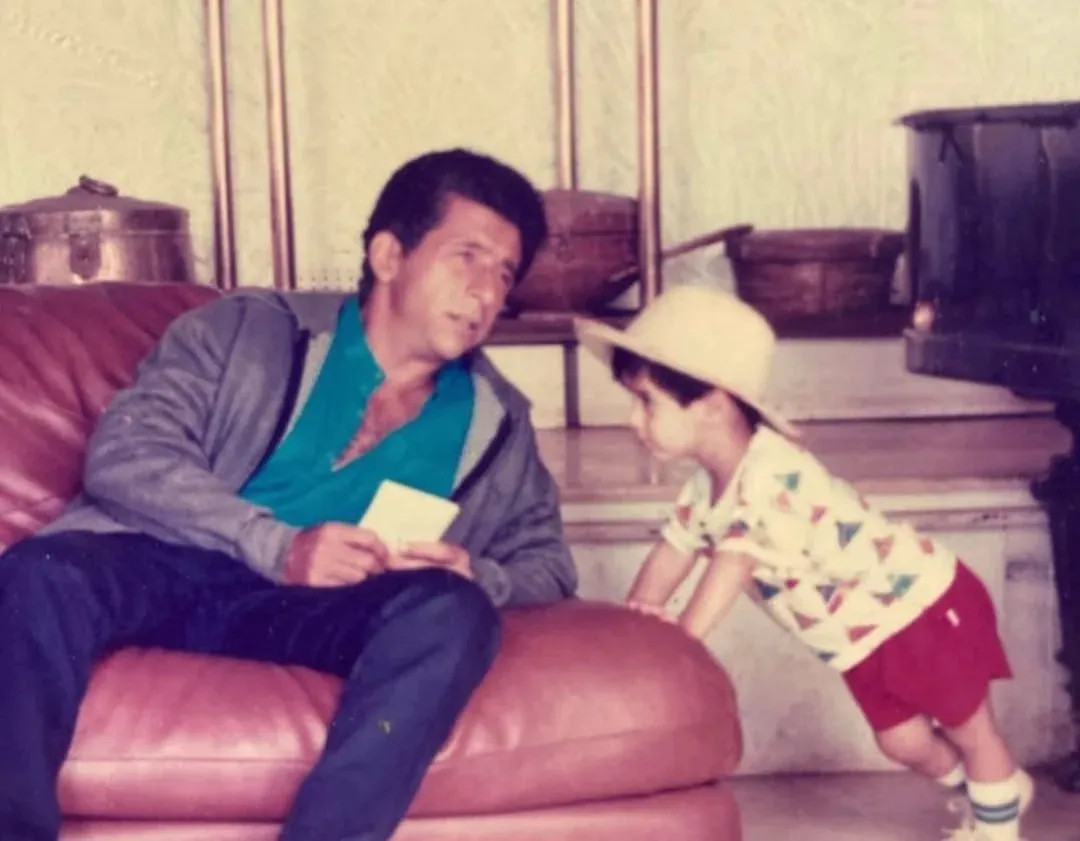 नसीरुद्दीन शाह के 76वें जन्मदिन पर बेटे विवान शाह ने शेयर की दुर्लभ बचपन की तस्वीर