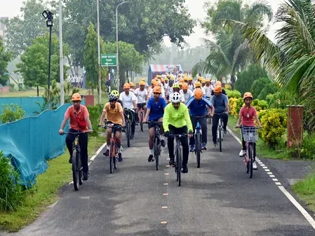 विश्व साइकिल दिवस पर NDRF की दूसरी बटालियन के 105 जवान-परिजन साइक्लोथॉन में उतरे