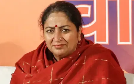 नववर्ष पर दिल्ली की सीएम रेखा गुप्ता ने यमुना बाजार हनुमान मंदिर में की पूजा-अर्चना