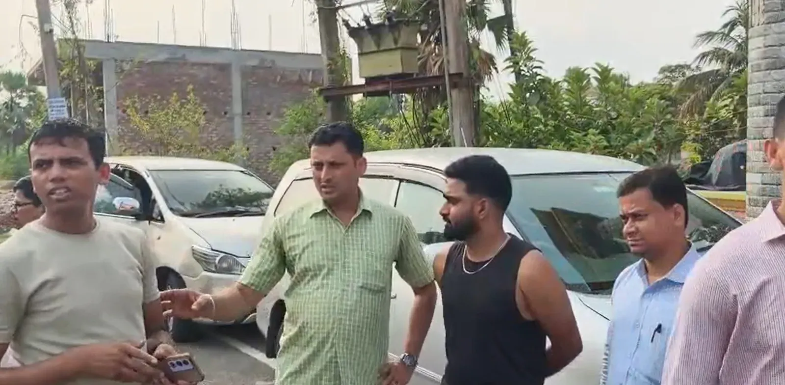 NIA का बंगाल में बड़ा एक्शन: पूर्व TMC विधायक शौकत मोल्ला के घर छापा, बेटे इमरान से पूछताछ