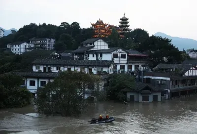 चीन के चोंगकिंग में लगातार भारी बारिश ने मचाई तबाही, नौ लोगों की मौत और 11 लापता