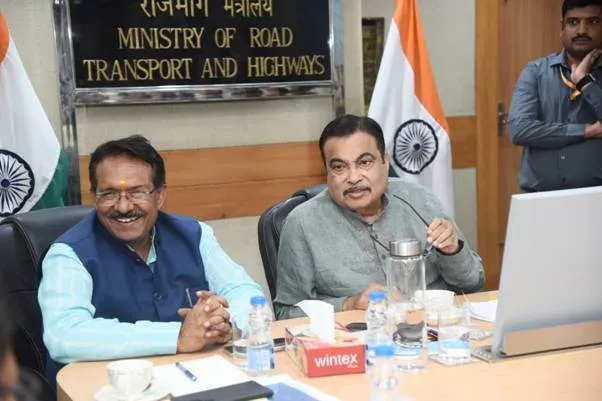 गडकरी का राष्ट्रीय राजमार्गों पर मानसून तैयारी का निर्देश: तेलंगाना, J&K और लद्दाख के 7,770 किमी नेटवर्क पर फोकस
