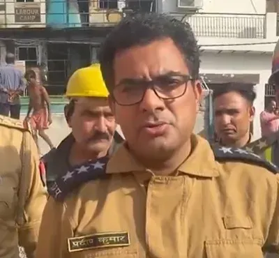 नोएडा सेक्टर 126 लेबर कैंप में आग, गैस लीक का शक; 50-60 मजदूर सुरक्षित
