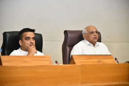 गुजरात में 300 नई बसें बिना उद्घाटन समारोह सीधे सड़कों पर, ईंधन बचत अभियान को मिला बल