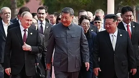 क्या किम जोंग-उन, पुतिन और शी जिनपिंग ने मिलकर एक ऐतिहासिक सैन्य परेड में हिस्सा लिया?