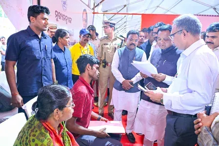 ओडिशा के मुख्यमंत्री ने जनता की शिकायतें सुनीं, नियमित निगरानी से निवारण में सुधार की बात कही