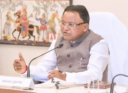 ओडिशा CM माझी ने कानून-व्यवस्था समीक्षा बैठक में रेत माफिया और संगठित अपराध पर सख्त कार्रवाई के निर्देश दिए