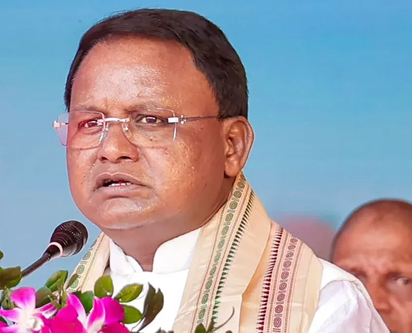 ओडिशा CM माझी ने 1,326 को नियुक्ति पत्र दिए, बोले — पद नहीं, जनसेवा ही असली सफलता