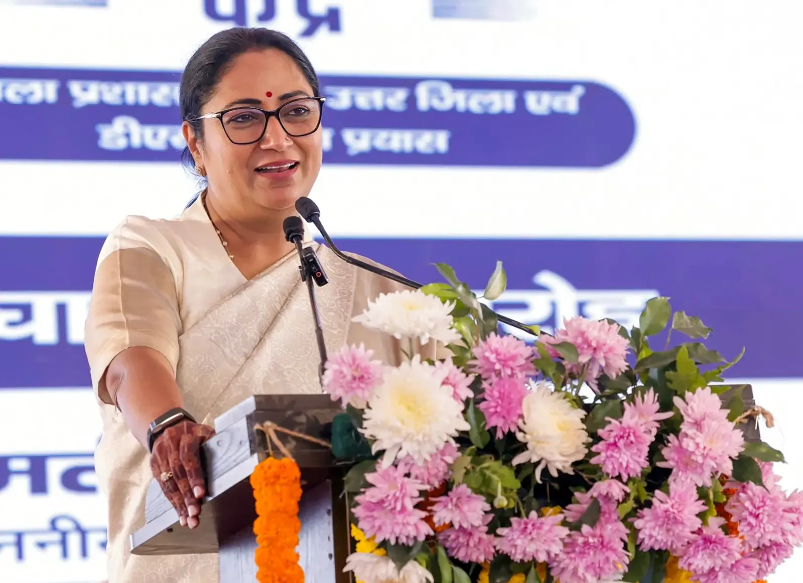 दिल्ली में 1 नवंबर से गैर-BS-VI वाहनों पर रोक, 50% वर्क फ्रॉम होम — CM रेखा गुप्ता का बड़ा फैसला