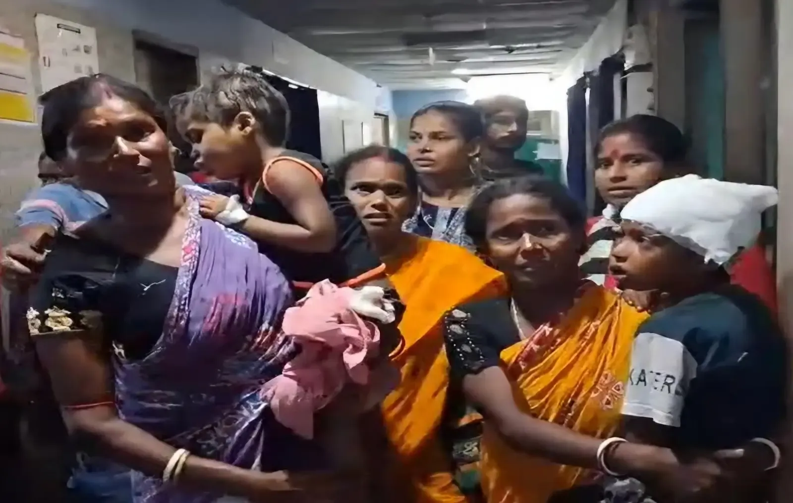 बीरभूम में मानसिक रोगी का कहर: कुल्हाड़ी से हमला, 1 की मौत, 10 घायल; झारखंड जंगल से गिरफ्तार