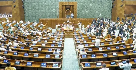 नीट प्रदर्शनकारियों पर पुलिस कार्रवाई को लेकर विपक्षी सांसदों ने दिया संसद में स्थगन प्रस्ताव नोटिस