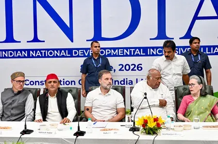 एसआईआर पर रोक की माँग: 23 विपक्षी दलों ने सीजेआई सूर्यकांत को लिखा पत्र, चुनावी हेरफेर का आरोप