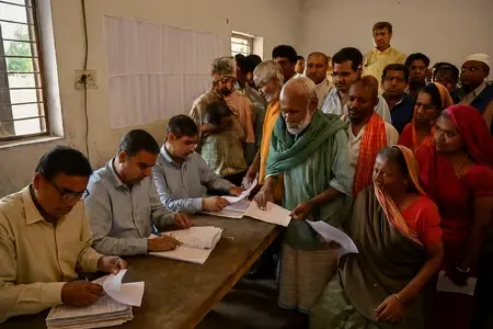 बिहार में 2 लाख से अधिक मतदाताओं ने आपत्तियां दर्ज कराईं: चुनाव आयोग
