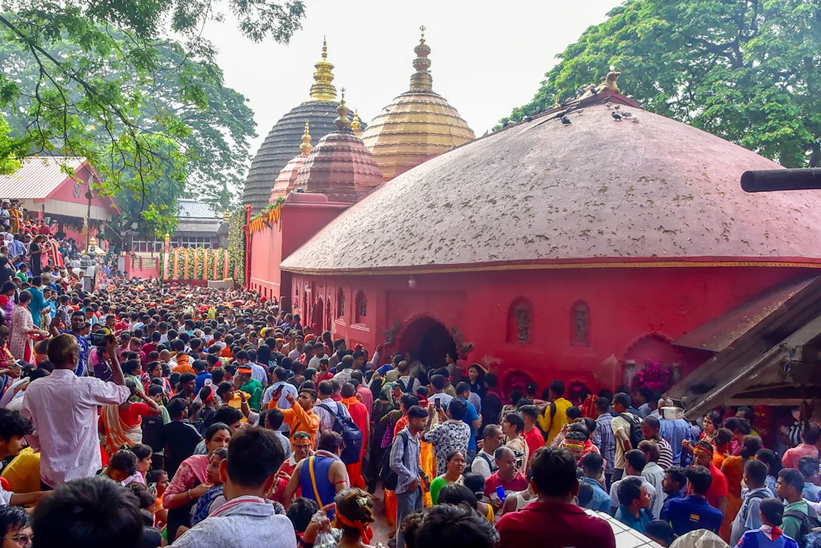 अंबुबाची महायोग 2026: कामाख्या मंदिर में 8 लाख से अधिक श्रद्धालु, CM हिमंत ने बताया ऐतिहासिक संगम