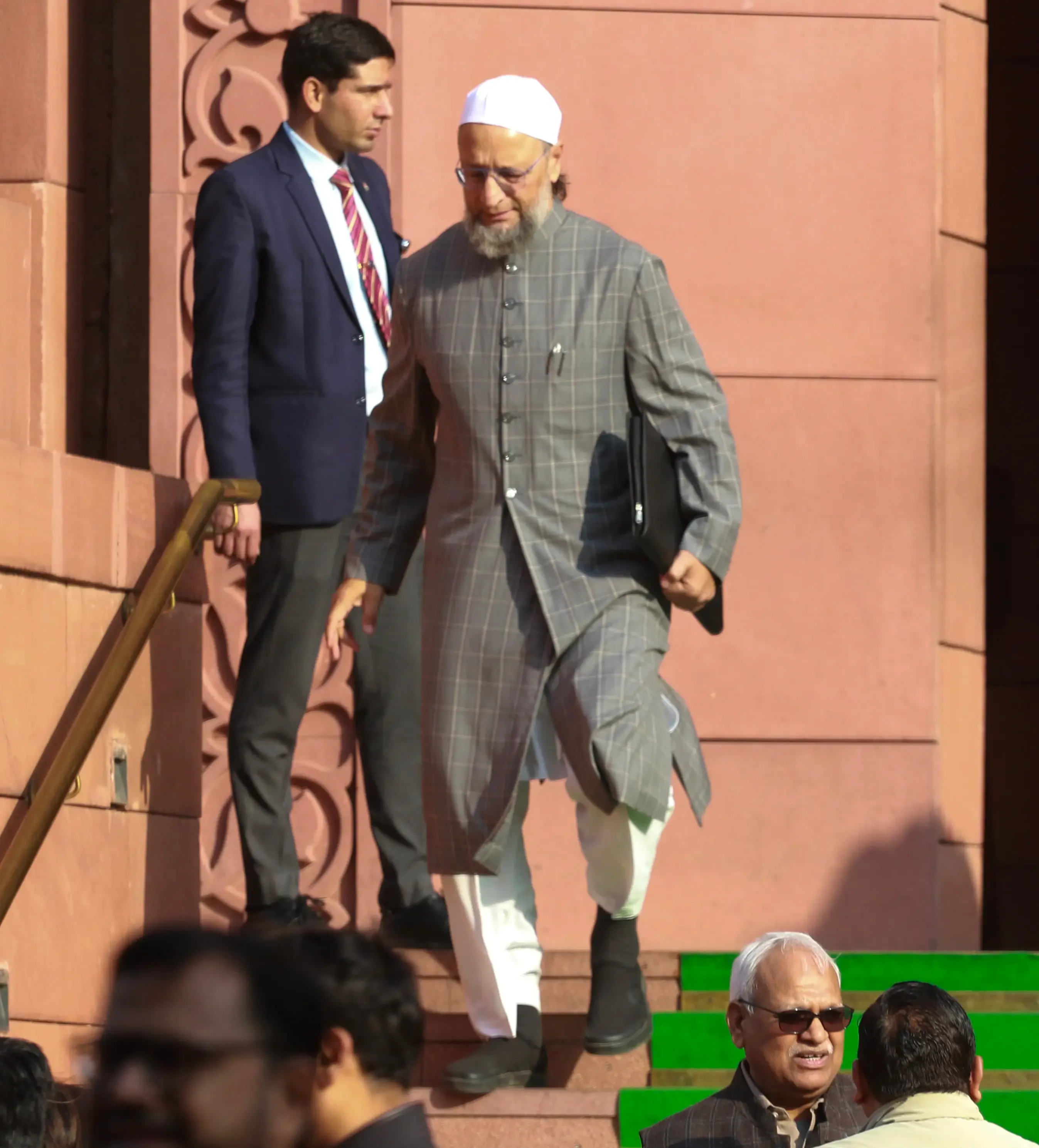 क्या म्यांमार-थाईलैंड सीमा पर फंसे 16 भारतीयों को बचाने के लिए ओवैसी ने विदेश मंत्री से अपील की?