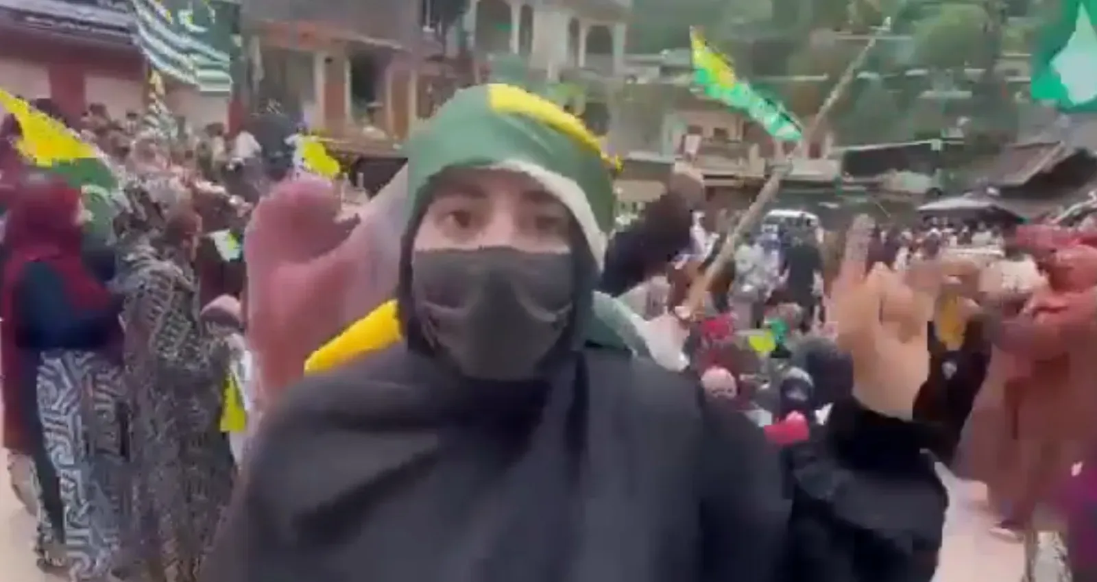 पीओके के कोटली में महिला प्रदर्शनकारियों पर फायरिंग का आरोप, वायरल वीडियो में भागती दिखीं महिलाएं