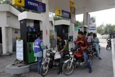 पाकिस्तान में तेल की कीमतों में बढ़ोतरी वैश्विक तनाव और घरेलू ऊर्जा कमजोरियों का मिश्रण: रिपोर्ट
