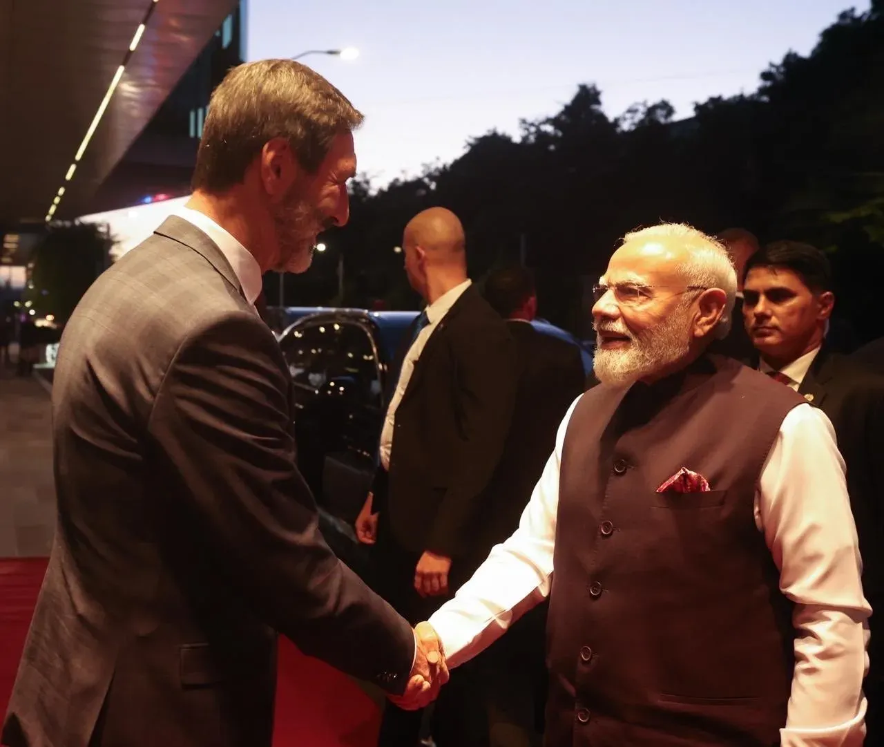 PM मोदी ब्रातिस्लावा पहुंचे, स्लोवाकिया की आज़ादी के बाद पहला भारतीय PM दौरा