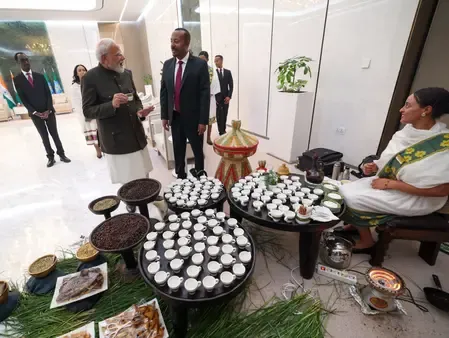 क्या इथियोपिया में गूंजा ‘धरती सुनहरी अंबर नीला’? पीएम मोदी ने भारतीयों से की मुलाकात