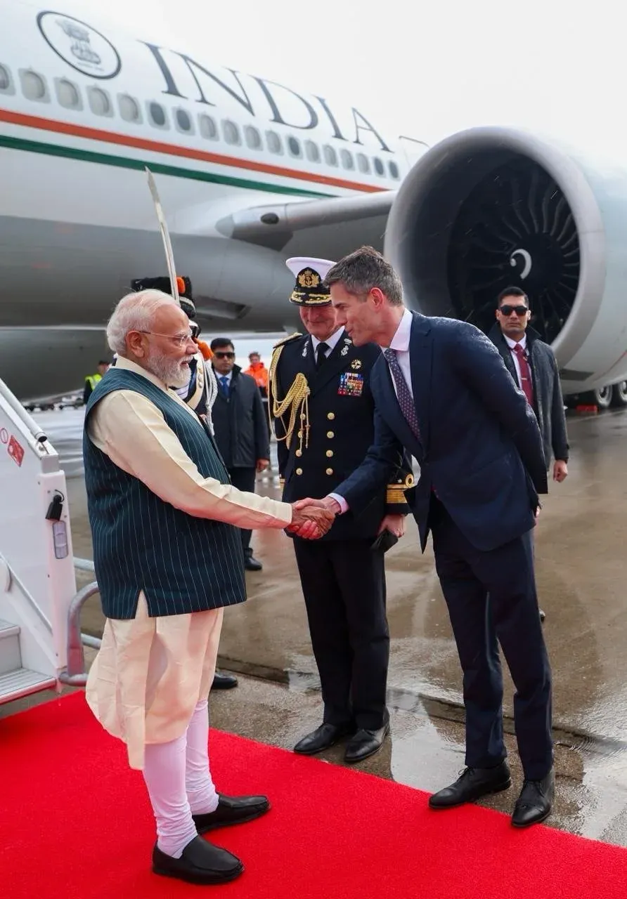 PM मोदी नीदरलैंड पहुंचे, किंग विलेम-अलेक्जेंडर और PM रॉब जेटन से होगी द्विपक्षीय वार्ता