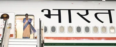 राष्ट्रपति मुर्मु मोल्दोवा, उत्तरी मैसेडोनिया और रोमानिया की राजकीय यात्रा पूरी कर वापस लौटीं दिल्ली