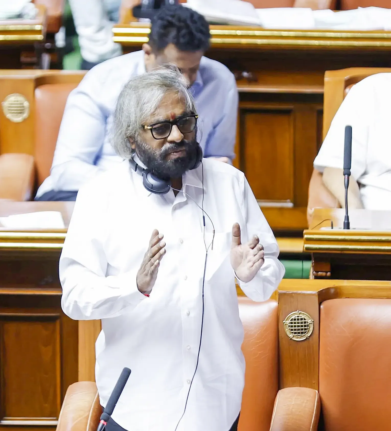 कर्नाटक में वन्यजीव नसबंदी प्रस्ताव पर किसानों का विरोध: वन मंत्री निशाने पर