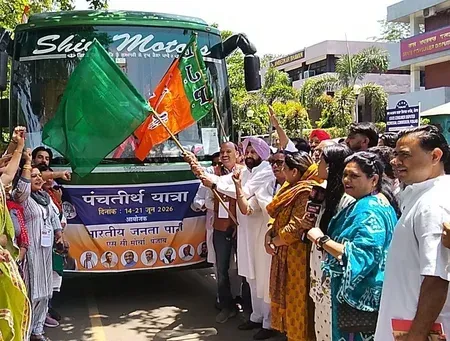 पंजाब भाजपा अध्यक्ष ढिल्लों ने पंच तीर्थ यात्रा के लिए तीन बसें रवाना कीं, 150 श्रद्धालु करेंगे अंबेडकर स्थलों के दर्शन