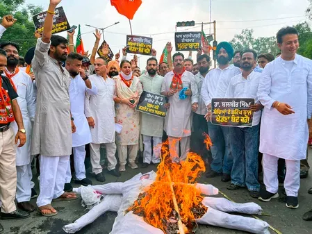 पंजाब भाजपा की सफाई कर्मचारियों के लिए न्याय की मांग, राज्यपाल को सौंपा ज्ञापन