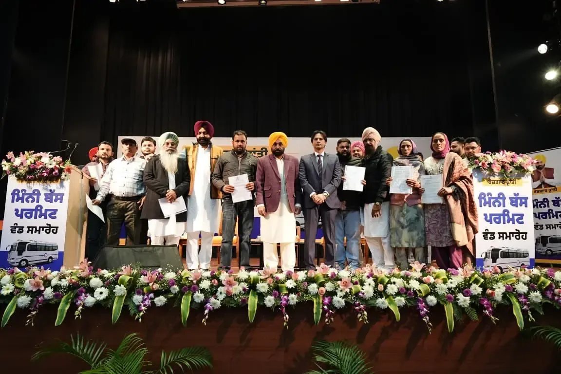 क्या पंजाब के मुख्यमंत्री भगवंत मान ने बेरोजगार युवाओं को 505 मिनी-बस परमिट दिए?