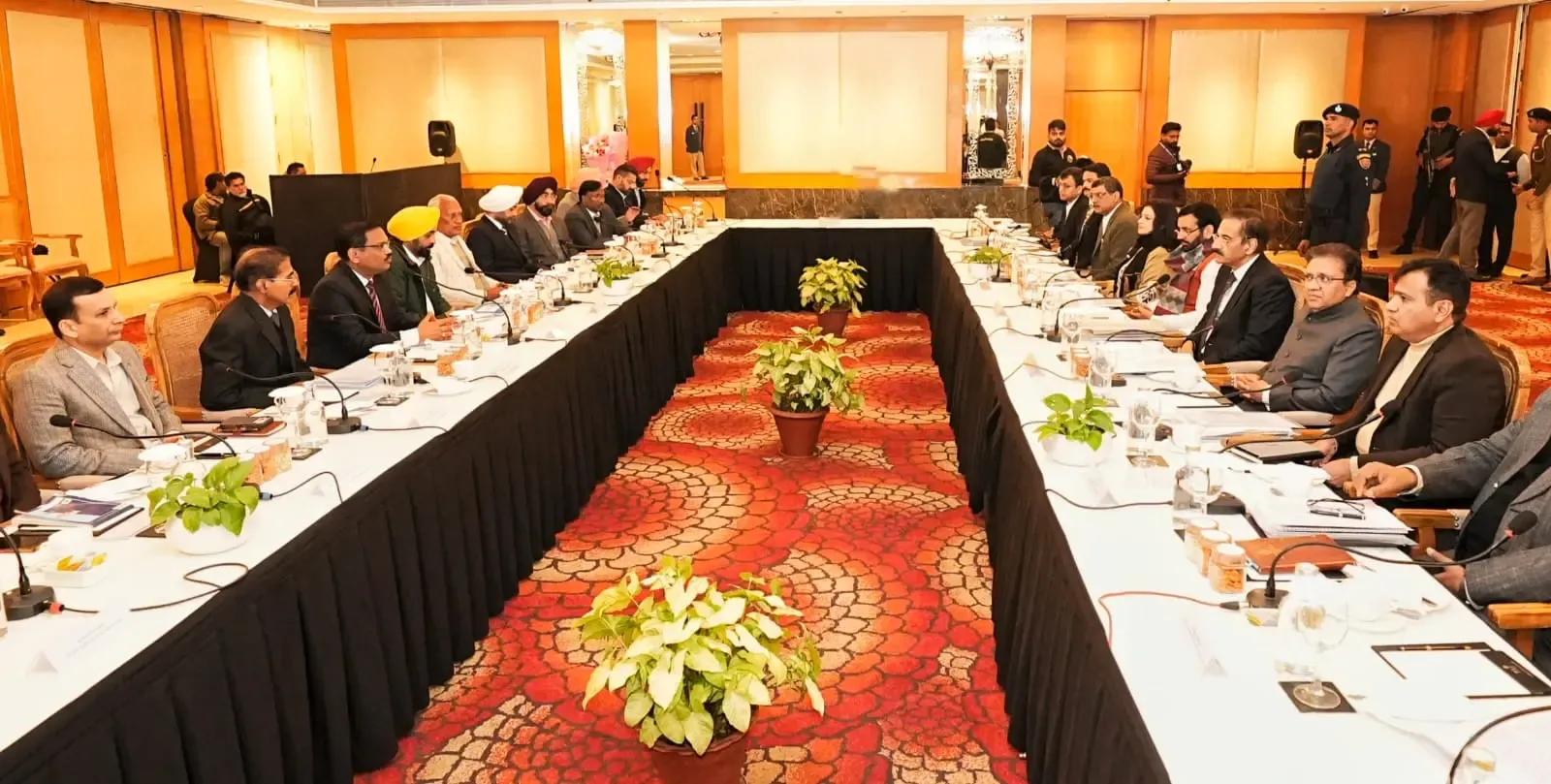 क्या चंडीगढ़ में पंजाब और हरियाणा के मुख्यमंत्रियों ने एसवाईएल नहर पर वार्ता की, मुद्दे के समाधान का संकेत?