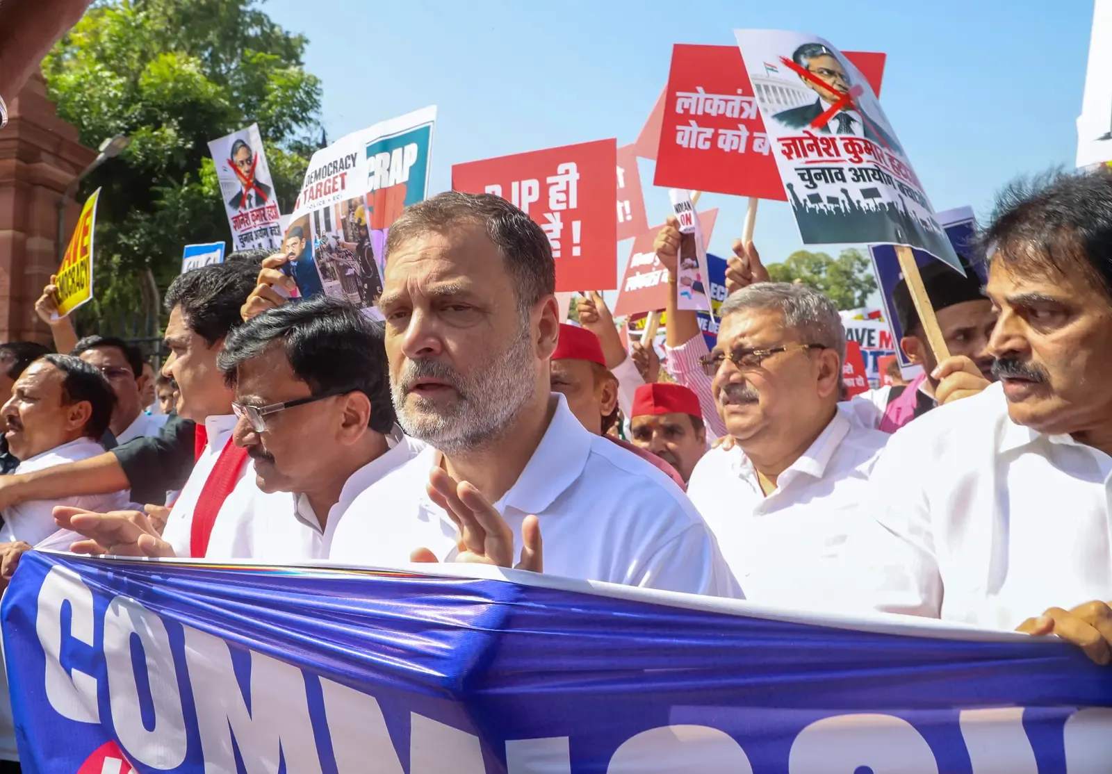चुनाव आयोग का खुलासा: राहुल गांधी की मुलाकात पूर्व-निर्धारित नहीं थी, शाम 4 बजे पुलिस से मिली जानकारी