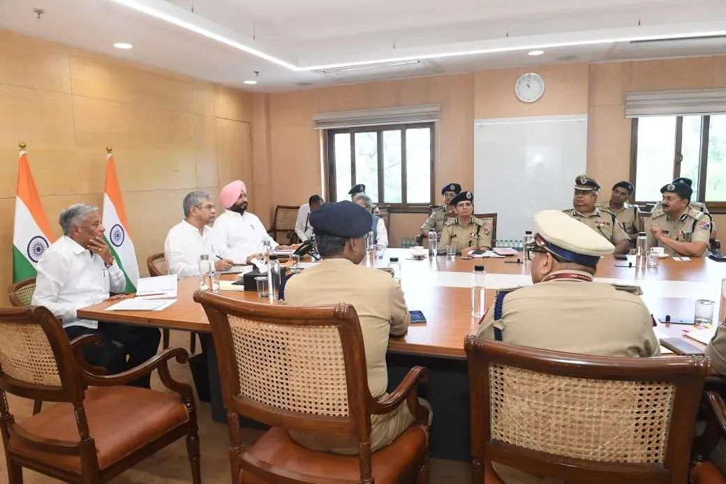 भारतीय रेलवे की सुरक्षा में AI, ड्रोन और CCTV का बड़ा विस्तार, वैष्णव ने की उच्चस्तरीय समीक्षा