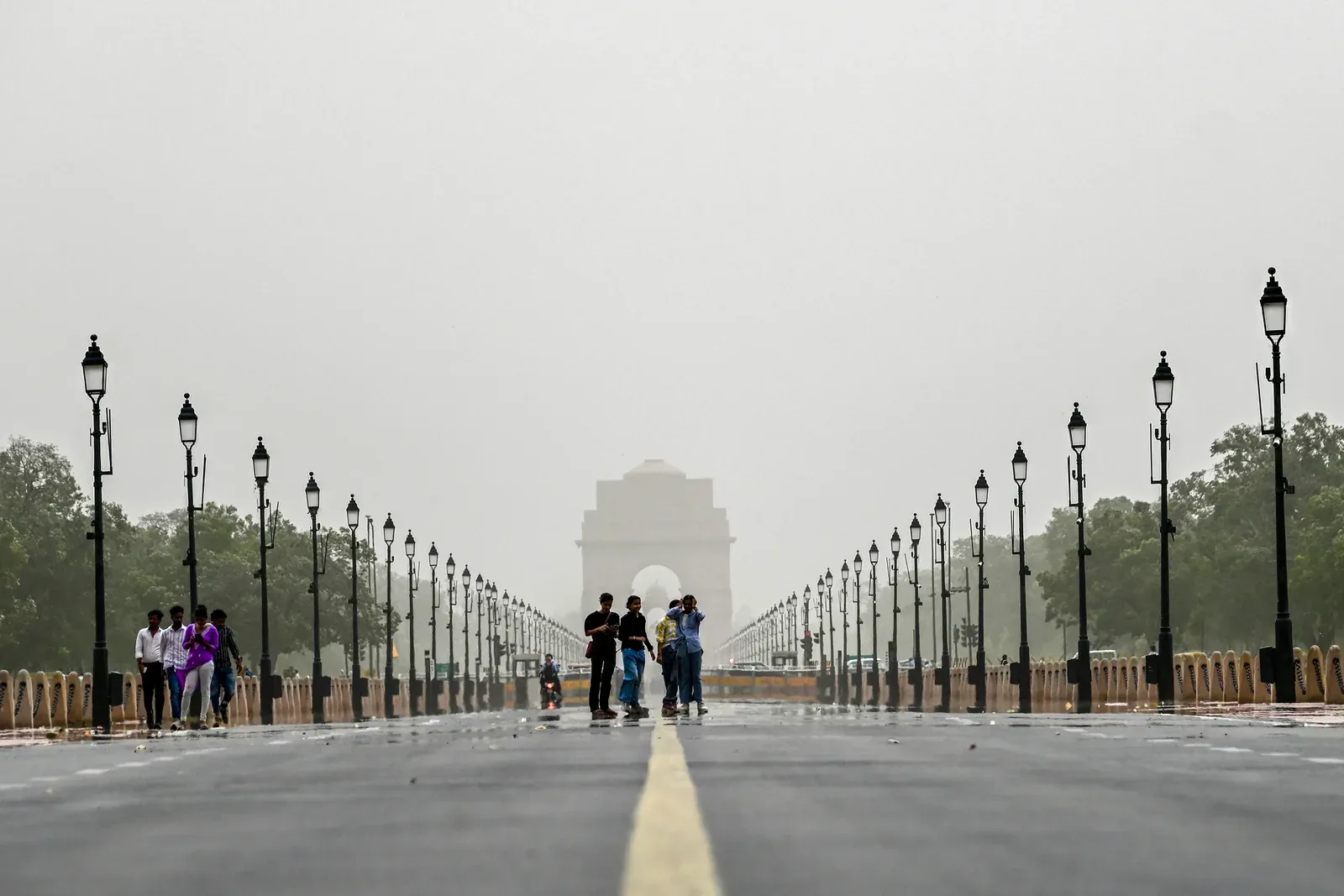 दिल्ली-एनसीआर में मानसूनी बारिश से गर्मी-उमस से राहत, IMD ने येलो अलर्ट जारी किया