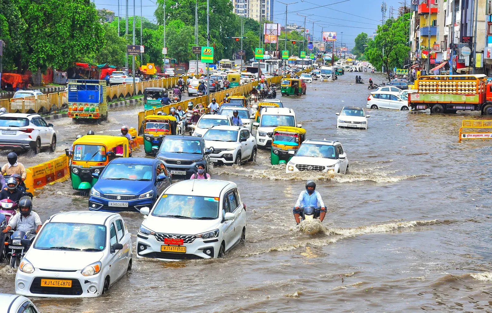राजस्थान में भारी बारिश की चेतावनी: जयपुर समेत 7 डिवीजन अलर्ट पर, 13 जिलों में जलभराव