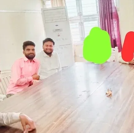 राम मंदिर में चंदा चोरी:  नकदी गिनती केंद्र के अंदर से आरोपियों की तस्वीर सामने आई