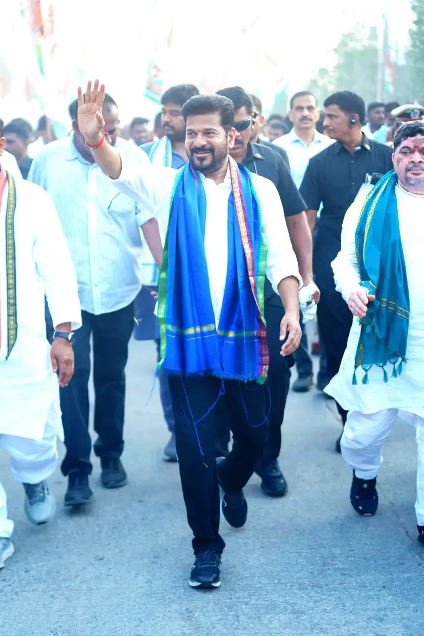 रेवंत रेड्डी का केसीआर परिवार पर बड़ा हमला: ₹1 लाख करोड़ की संपत्ति जमा करने का आरोप