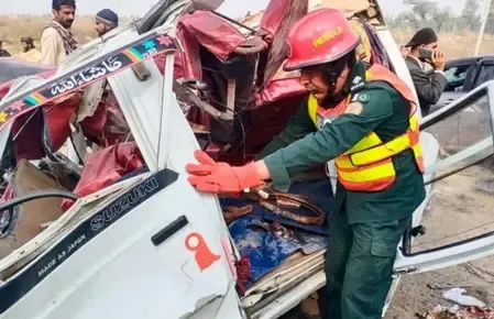 पाकिस्तान के पंजाब में सड़क हादसा, 3 की मौत