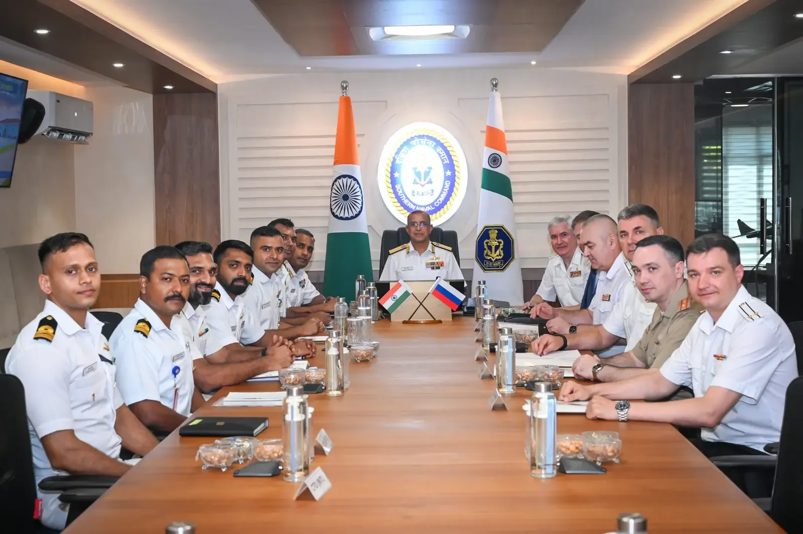 रूसी नौसेना प्रतिनिधिमंडल ने केरल में दक्षिणी नौसेना कमान और भारतीय नौसेना अकादमी का दौरा किया