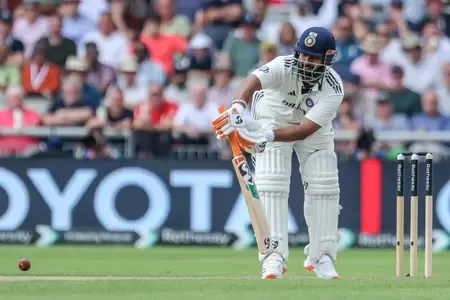 इंजरी के बावजूद अर्धशतक लगाने वाले ऋषभ पंत की सचिन तेंदुलकर ने की प्रशंसा 