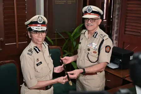 क्या सदानंद दाते ने महाराष्ट्र के पुलिस महानिदेशक का पदभार ग्रहण किया?