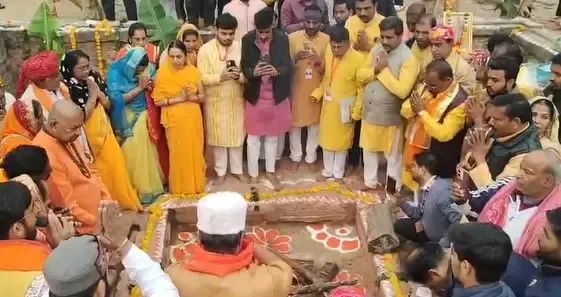 क्या धार में भोजशाला स्थल पर सरस्वती पूजा कड़ी सुरक्षा के बीच शुरू हुई?