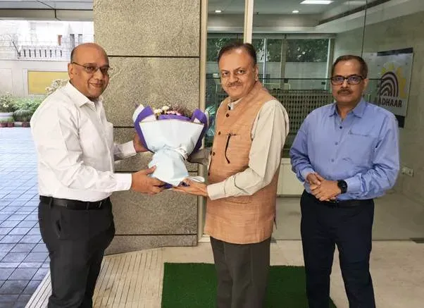 सौरभ विजय ने यूआईडीएआई CEO का पदभार संभाला, आधार दस्तावेज अपडेट 14 जून 2027 तक मुफ्त