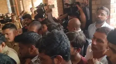 शारदा यूनिवर्सिटी के छात्रा की आत्महत्या मामले में 2 गिरफ्तार (लीड-1)