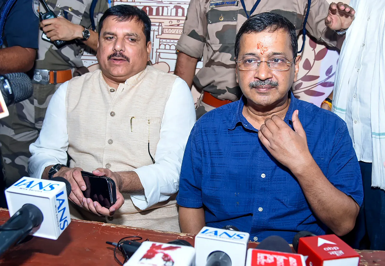 राम मंदिर दान चोरी: केजरीवाल का आरोप — 'बड़े नामों को बचाने के लिए बनी एसआईटी, बिना एफआईआर के अवैध'